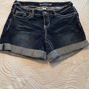 Maurices 5/6 denim jean shorts